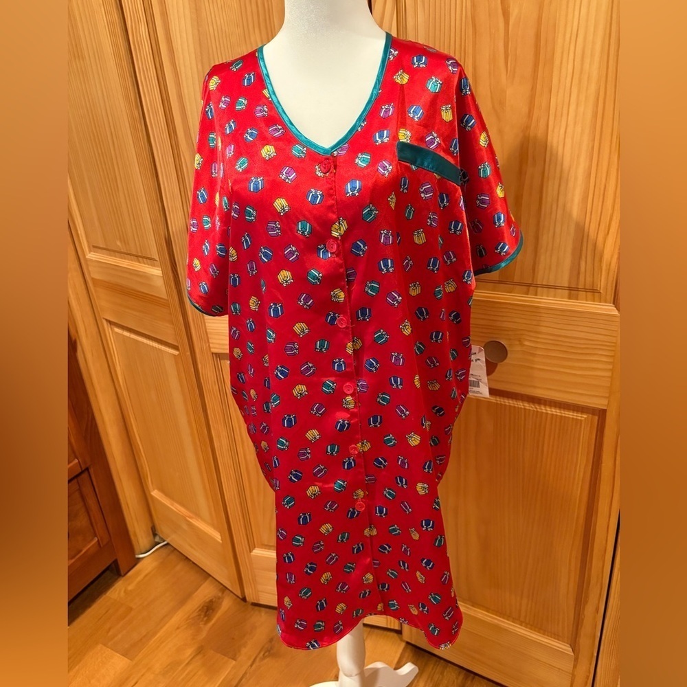 Sears Vintage Festive Inner Most nightgown NWT women’s M